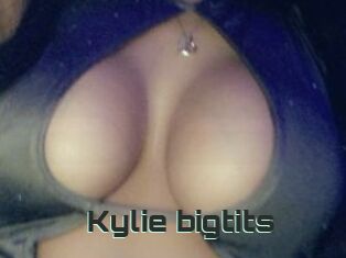Kylie_bigtits