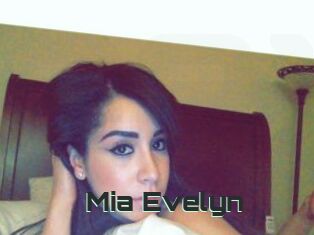 Mia_Evelyn