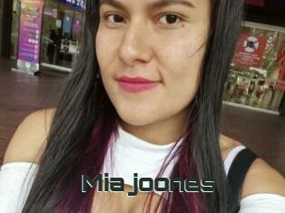 Mia_joones