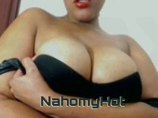 NahomyHot
